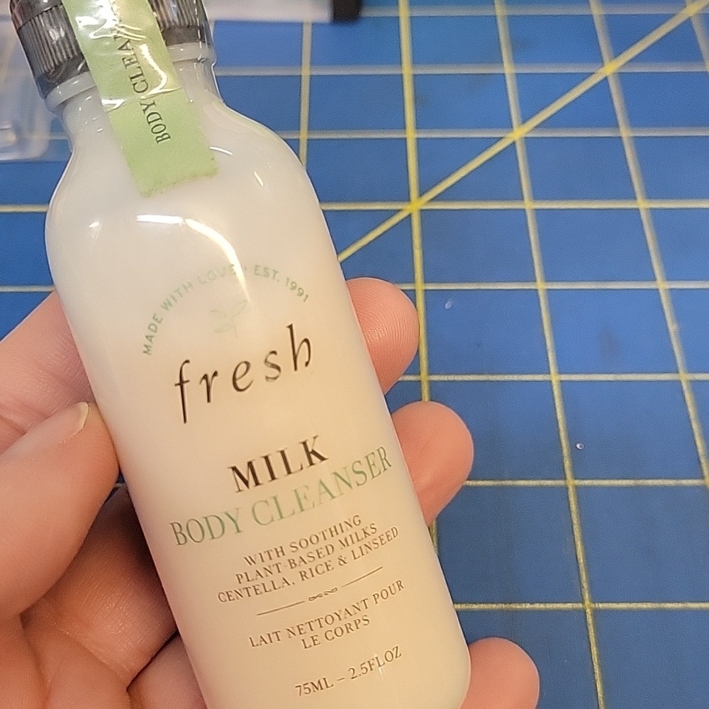 Fresh Milk Body Cleanser in White 75ml New Sealed In Bottle
